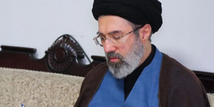 Pritet të jetë lideri suprem i Iranit, djali i Khameneit zotëron apartamente me vlerë 50 mln paund në Londër
