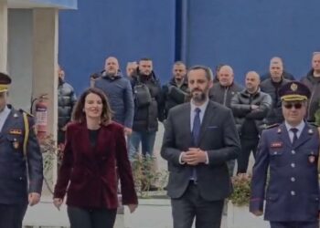 Mbahet ceremonia e betimit të drejtorit të ri të Policisë së Shtetit, Koçiu: Detyra e tij e parë, forcimi i standardit të kësaj strukture!