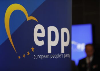 PPE dorëzon raportin për Shqipërinë: Zgjedhjet dhe korrupsioni rrezikojnë rrugën drejt BE-së