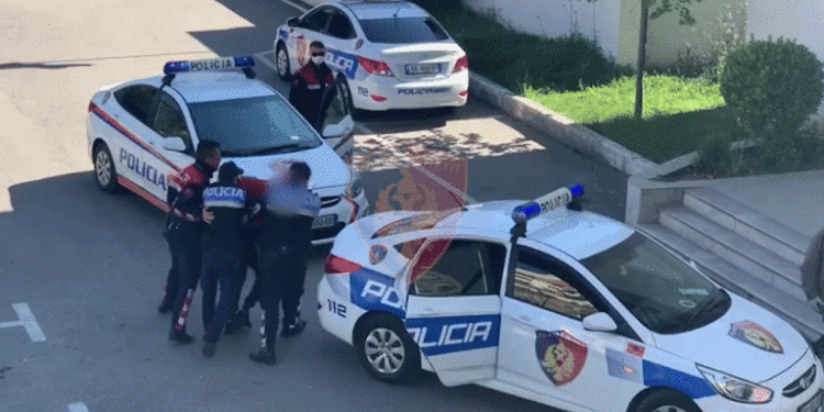 Shkoi për të arrestuar një person në Dibër, plagoset rëndë efektivi i Shqiponjave (EMRI)