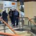 Grabitet me armë pika e këmbimit valutor brenda qendrës tregtare te ‘5 Maji, autori largohet me një shumë parash
