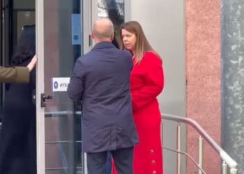 Lirohet nga arresti shtëpiak ish-zv.drejtoresha e AKSHI-t, GJKKO i vendos masën ‘detyrim paraqitje’