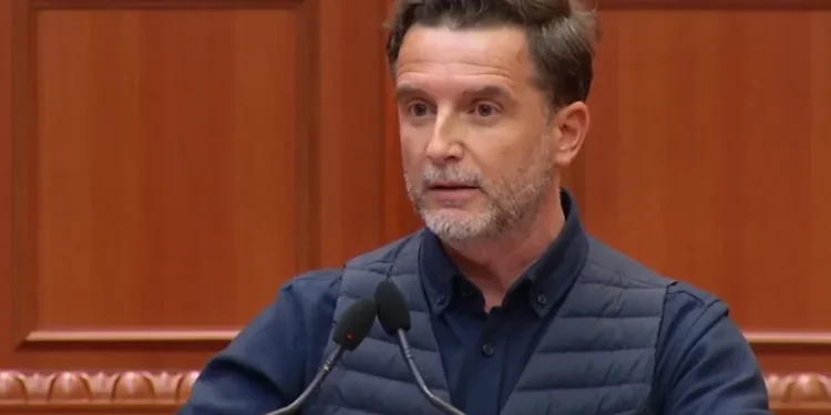 Rritja e çmimit të karburanteve, Braçe: Tregu si kartel! U ndryshuan dje me një SMS