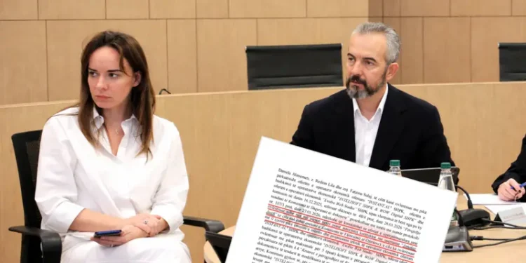 Skandali i AKSHI-t zhvendoset në KQZ: Në qendër Ilirjan Celibashi dhe Jona Josifi, nxjerr kokën Gëzim Hoxha i FIRST