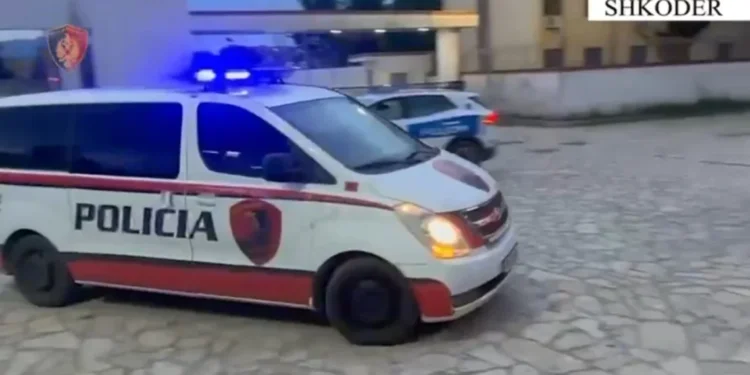Akuzohet si i implikuar në një ngjarje kriminale, arrestohet i riu në Shkodër