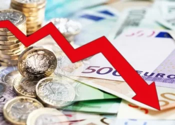 Kursi i Euro-Lek zbret në minimum të ri historik