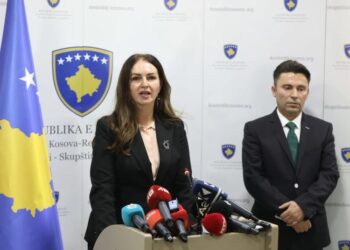Kosovë/ Osmani shpërndau Kuvendin, LVV e çon dekretin në Kushtetuese
