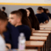 Bie numri i maturantëve edhe këtë vit, teste të veçanta për ata me aftësi ndryshe