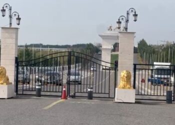 MEK e sfidon Iranin nga Manza: Raketat e tyre nuk arrijnë në Shqipëri, lajmet për sulm janë propagandë!