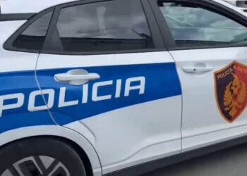 Dhunoi babain dhe të vëllain pas një konflikti, arrestohet 35-vjeçari në Bulqizë