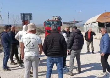 Kërkojnë asfaltimin e rrugës, banorët e Thumanës sërish në protestë, paralajmërohen kallëzime