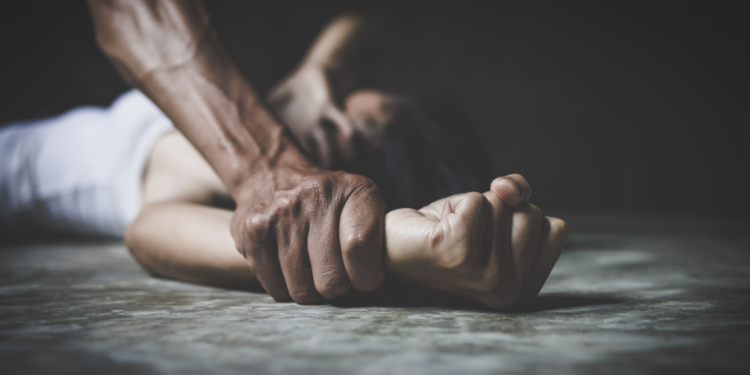 17-vjeçarja përdhënohet në grup nga 5 të rinj! Disa të arrestuar, mes tyre edhe një grua shqiptare