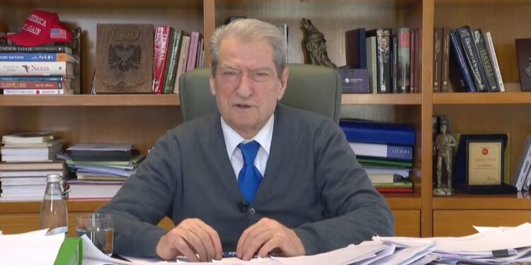 Çmimi i karburanteve/ Berisha: Kërkojmë përgjysmimin e taksës së qarkullimit dhe lëvizjen e akcizës