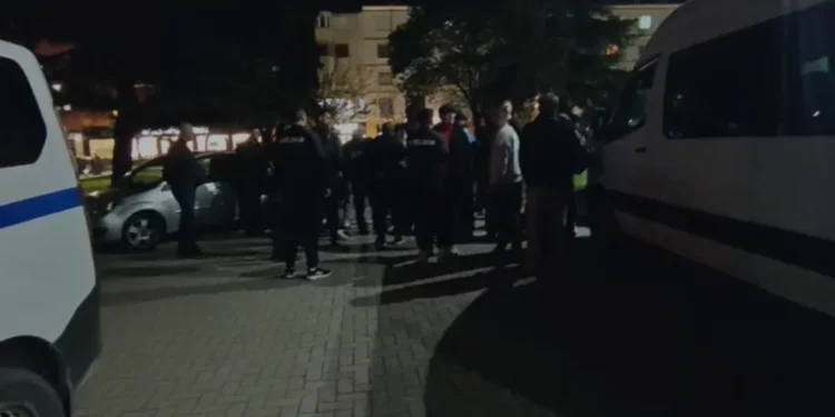 Sherr masiv në ndeshjen Teuta–Besëlidhja, ndërhyn policia në pallatin e sportit “Ramazan Njala”