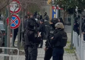 Operacioni i SPAK për grupin e Hajrullës, arrestohet dhe një ish-efektiv në Zvicër, dyshime për dekonspirim