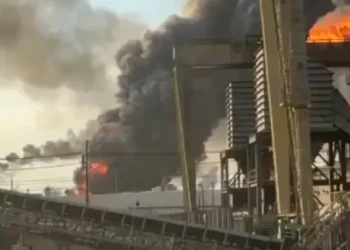 Shpërthim në rafinerinë më të madhe të naftës në Teksas, tymi mbulon zonën industriale