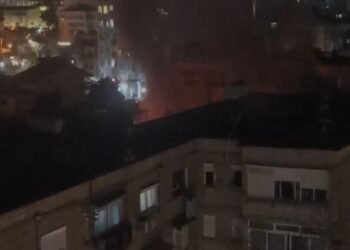 Zjarri te pallati në “Ali Dem”, humb jetën i moshuari