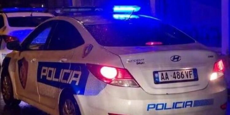 Alarm për bombë te ‘Toptani’, evakuohet qendra tregtare!