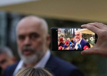 Si po i detyron burokracia gazetarët që të heqin dorë nga kërkesat për informacion