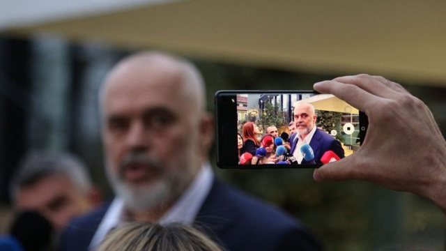 Si po i detyron burokracia gazetarët që të heqin dorë nga kërkesat për informacion