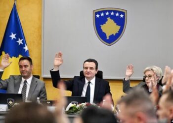 Qeveria e Kosovës miraton projektligjin për çmimet tavan dhe atë për sigurimet shëndetësore