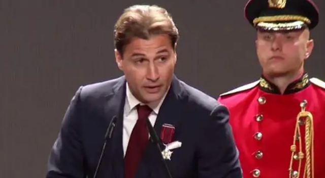 Lorik Cana nderohet me titullin “Kalorës i Urdhrit Skënderbeut”