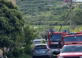 Video-denoncimi/Reparti zjarrfikës në Lushnjë me ambiente të amortizuara, larg çdo lloj standardi dhe funksioni