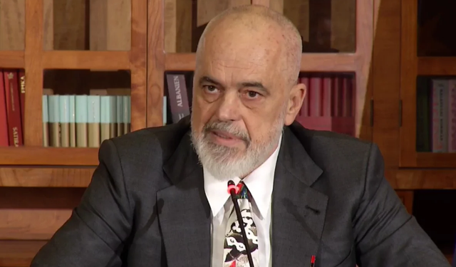 Zjarri te kompleksi ‘Arlis’, Rama e trajton si “faturë sigurimi”, asnjë përgjigje për standardet e ndërtimit