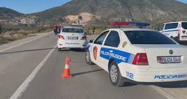 Aksident në aksin Librazhd-Elbasan, ndërron jetë drejtuesi i motomjetit, plagoset pasagjerja