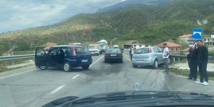 Aksident në rrugën Maqellarë-Peshkopi, 6 të plagosur