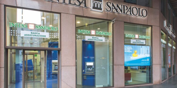 Skandal në Intesa San Paolo/ Qeveria italiane vendos gjobë 32 mln euro pas rrjedhjes së të dhënave