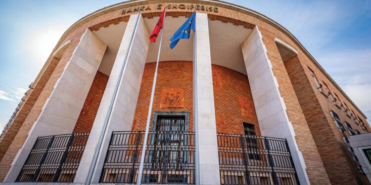 BSH për tensionet gjeopolitike: Duhet kujdes dhe ruajtje e rezervave për t’u përballur me pasojat