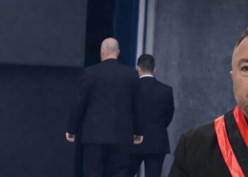 Rama mbledh krerët e bashkive, Garda nuk lejon kryebashkiakun e Pukës