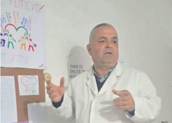 Mësues Albani, simbol i përkushtimit në një realitet që lë mësuesin në harresë