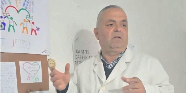 Mësues Albani, simbol i përkushtimit në një realitet që lë mësuesin në harresë