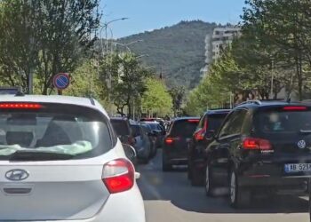 Fundjava me diell, krijohet trafik i rënduar në Vlorë