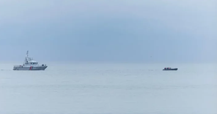 Po përpiqeshin të kalonin kanalin e La Manshit, humbin jetën 4 emigrantë, 37 të tjerë në spital