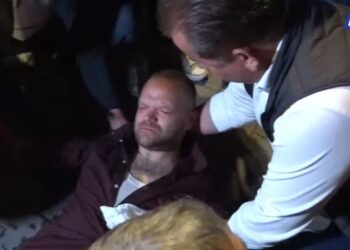 Protesta, lëndohet Aulon Kalaja