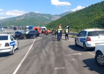 Aksident i rëndë në aksin Librazhd-Elbasan, një i vdekur dhe 6 të plagosur!