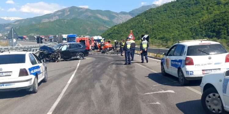 Aksident i rëndë në aksin Librazhd-Elbasan, një i vdekur dhe 6 të plagosur!
