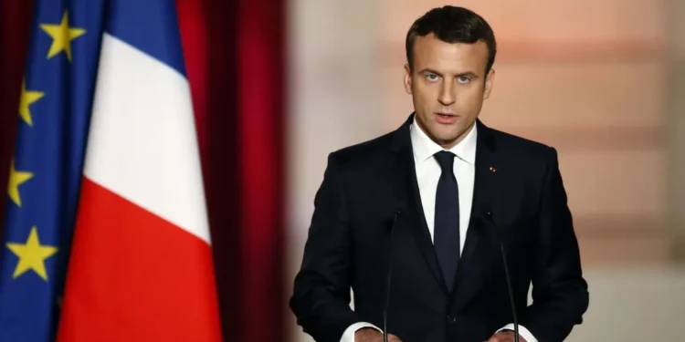 Macron paralajmëron lamtumirë politike