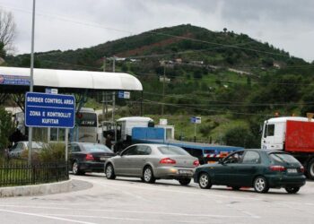 Fluks i shtuar në Kakavijë pas festimeve të Pashkës, emigrantët kthehen në Greqi