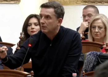 “Po e kërkoj prej 2 muajsh! Një herë është në Bruksel, tani në Kosovë”/ Braçe kërkon interpelancë me ministrin e Bujqësisë
