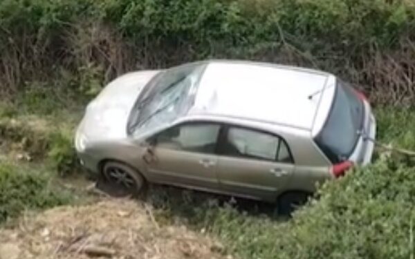 Aksident në Poliçan, makina bie nga lartësia, plagosen babai dhe dy vajzat e mitura