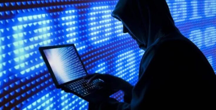 SMS mashtruese me emrin e Postës, policia apel qytetarëve: Mos klikoni linqet, denonconi