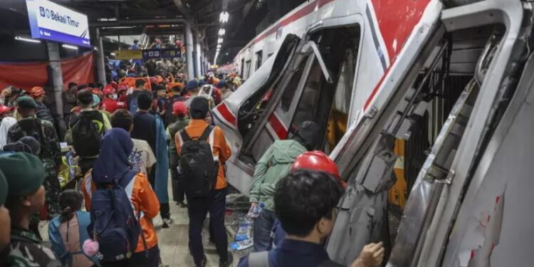Aksidenti hekurudhor në Indonezi, rritet bilanci i viktimave, 14 të vdekur dhe 84 të plagosur