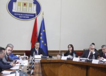 Skandali me rrugët dhe AKSHI-n/ Nis Konferenca e Kryetarëve, shqyrton kërkesat e opozitës për Komisionet Hetimore