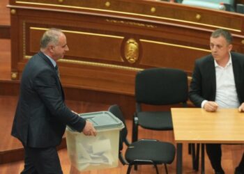 Vetëvendosja propozoi dy emra për President të ri të Kosovës, sot afati i fundit. Çfarë pritet të ndodhë në Parlament
