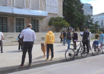 Dështon për herë të dytë protesta për çmimin e naftës në Tiranë