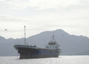 Çmimet e naftës shënojnë rënie menjëherë pas lajmit për hapjen e Ngushticë së Hormuzit